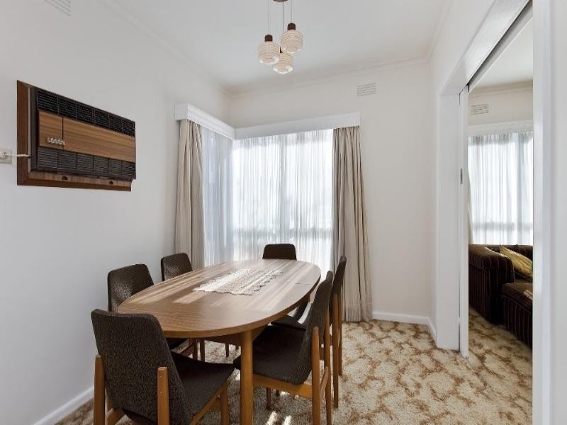 43 Laura Road, Knoxfield VIC 3180
