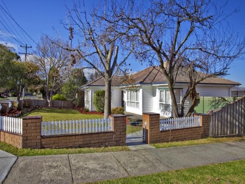 43 Laura Road, Knoxfield VIC 3180