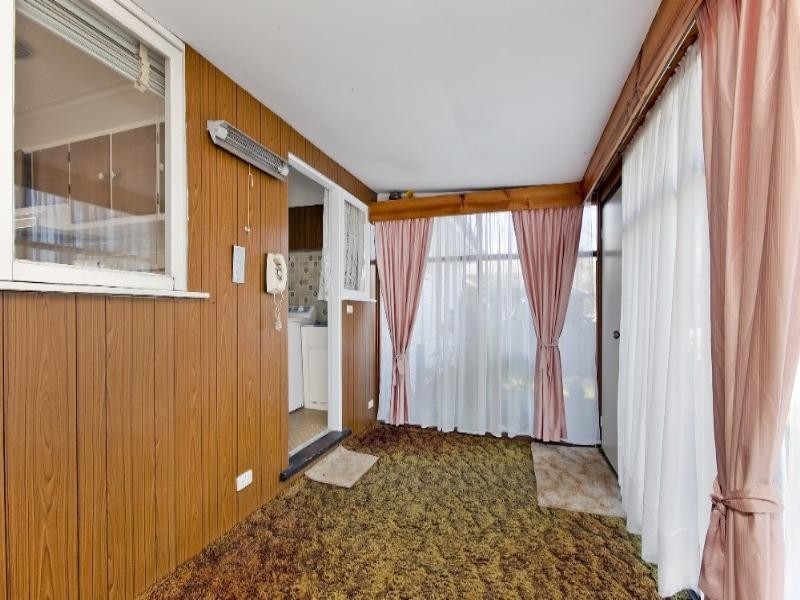 43 Laura Road, Knoxfield VIC 3180