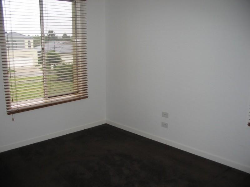 82 Sovereign Manors Crescent, Rowville VIC 3178