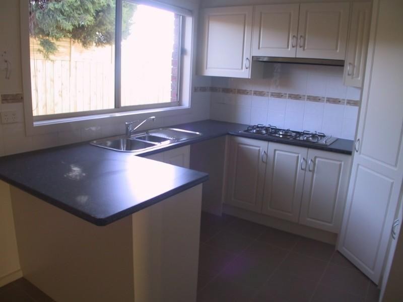 2/260 Dandelion Drive, Rowville VIC 3178