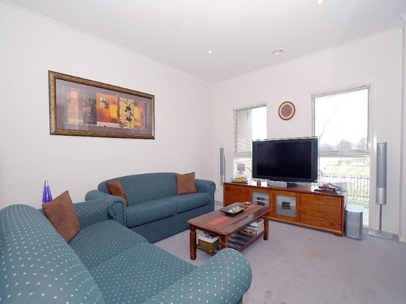 8 Parklane Way, Rowville VIC 3178