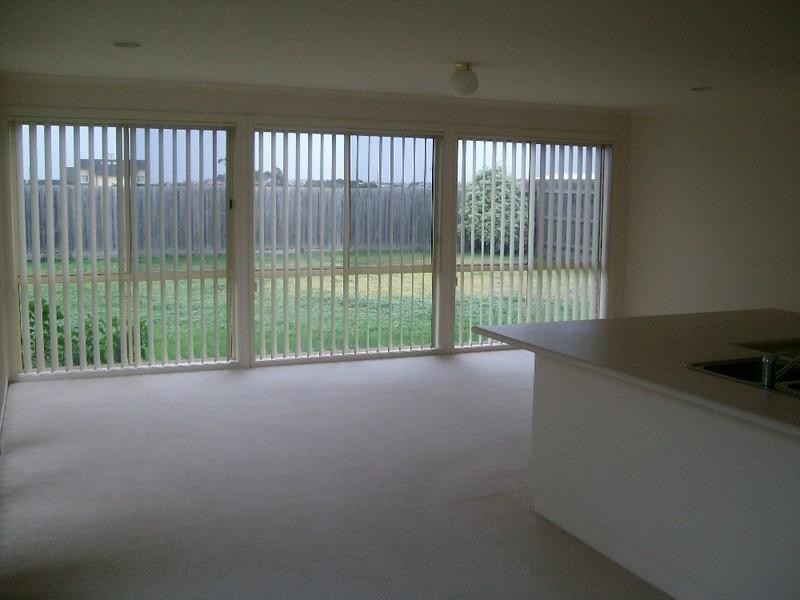 27 Shaftsbury Avenue, Berwick VIC 3806