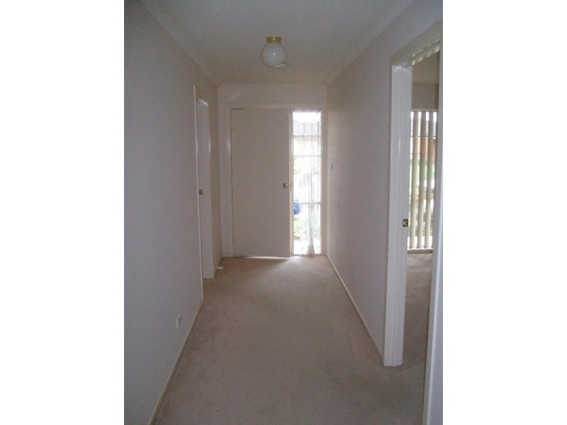 27 Shaftsbury Avenue, Berwick VIC 3806