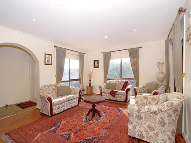 17 Pine View Court, Lysterfield VIC 3156