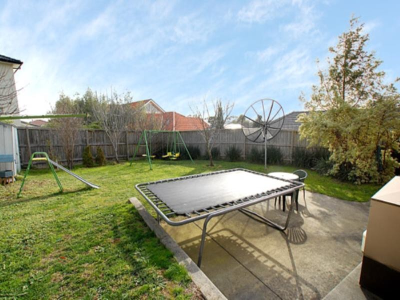 17 Pine View Court, Lysterfield VIC 3156