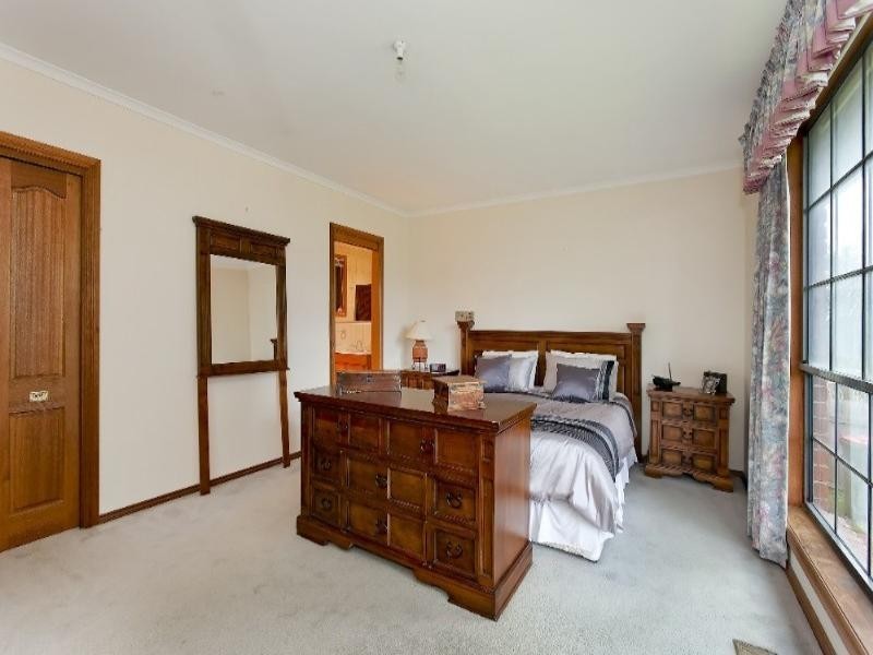 45 Clondara Drive, Rowville VIC 3178