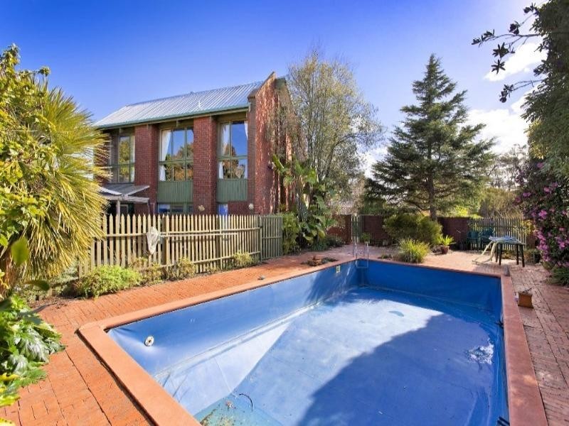 4 Vaucluse Court, Wheelers Hill VIC 3150