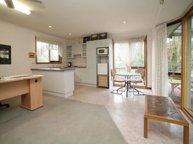 6 Seebeck Road, Rowville VIC 3178