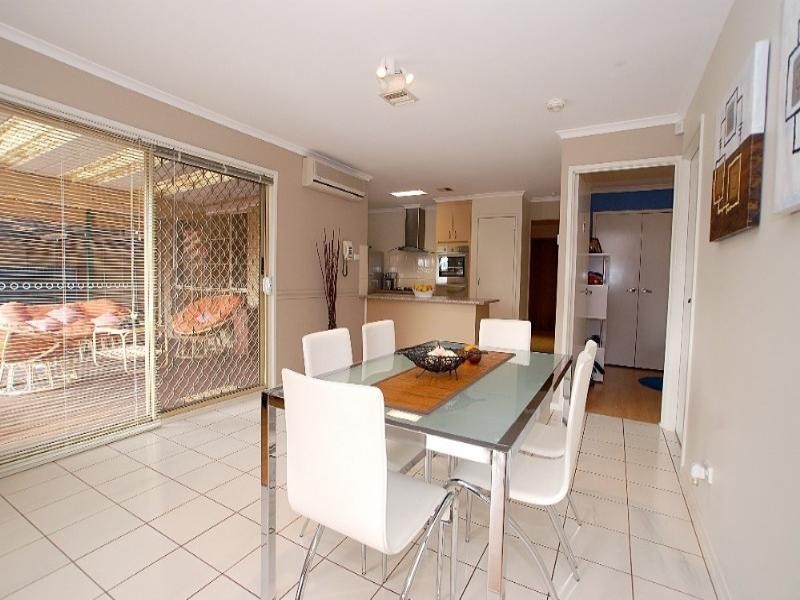 274 Dandelion Drive, Rowville VIC 3178