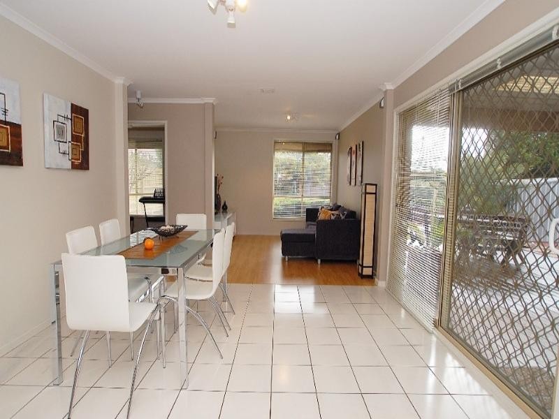 274 Dandelion Drive, Rowville VIC 3178