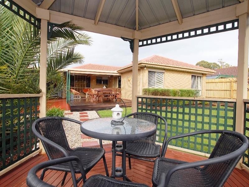 274 Dandelion Drive, Rowville VIC 3178