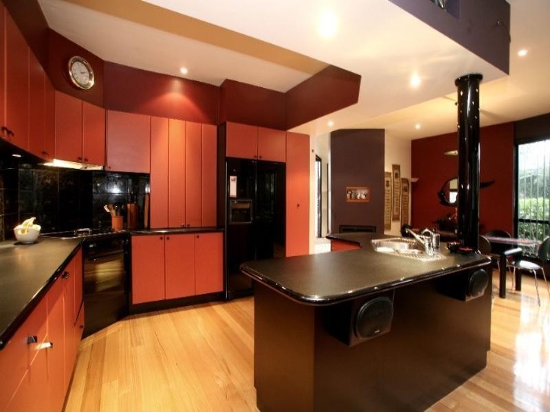 16 Tirhatuan Drive, Rowville VIC 3178