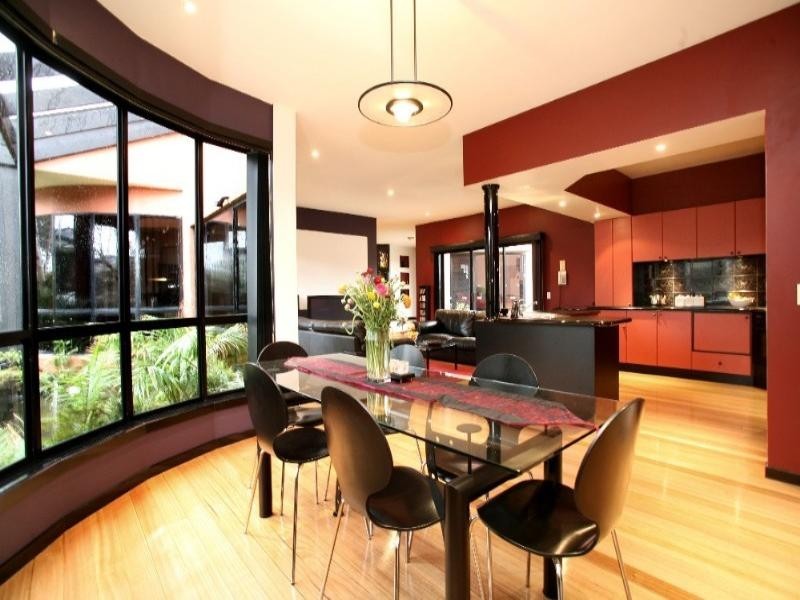 16 Tirhatuan Drive, Rowville VIC 3178