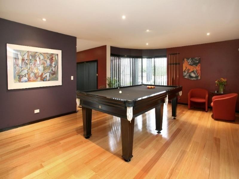 16 Tirhatuan Drive, Rowville VIC 3178