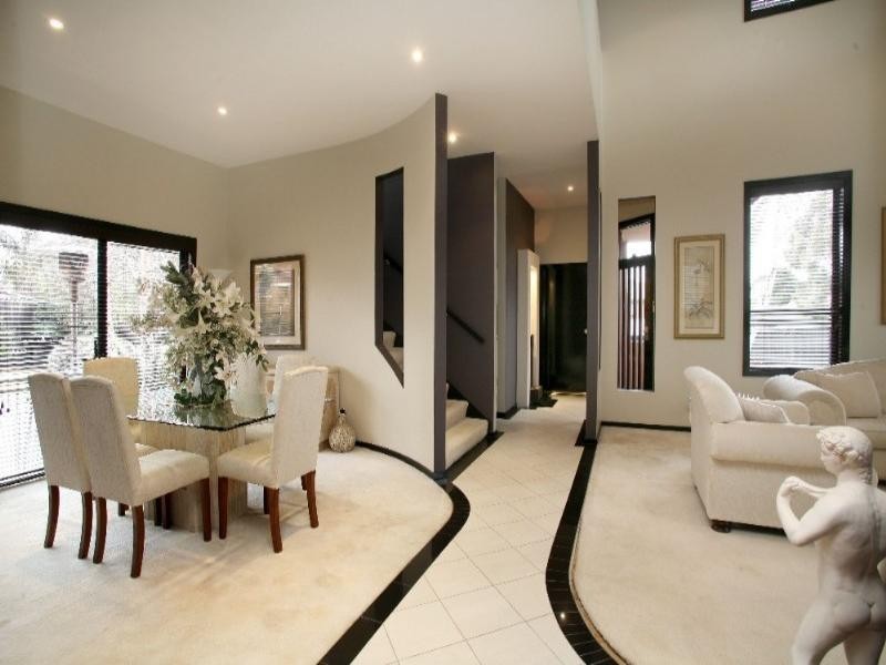 16 Tirhatuan Drive, Rowville VIC 3178