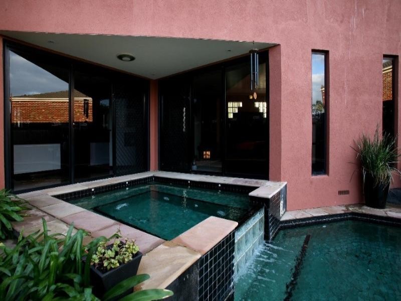 16 Tirhatuan Drive, Rowville VIC 3178