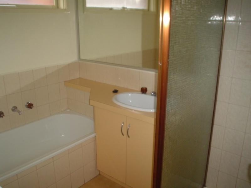 96 Lakeview Avenue, Rowville VIC 3178