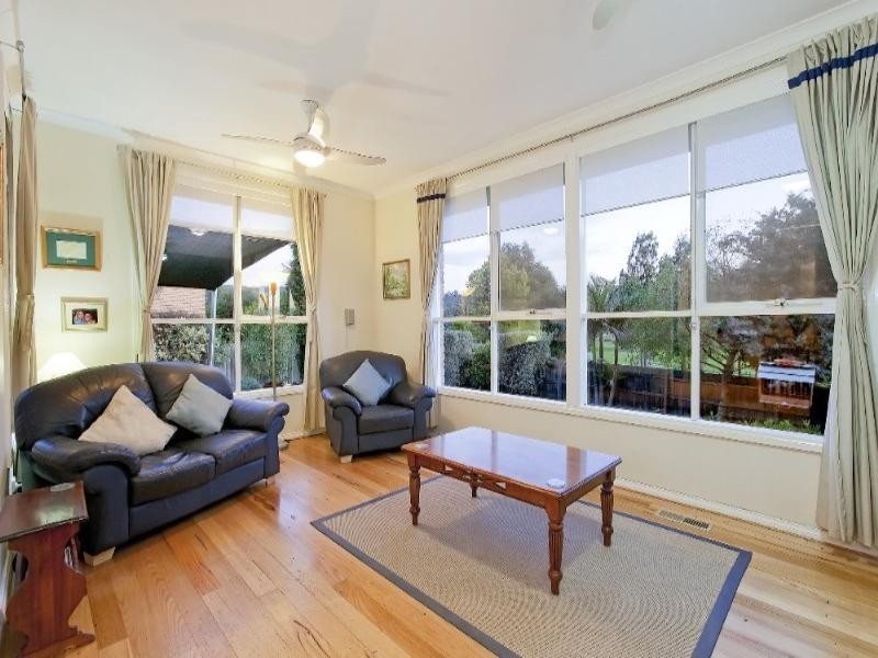 49 Woodside Drive, Rowville VIC 3178