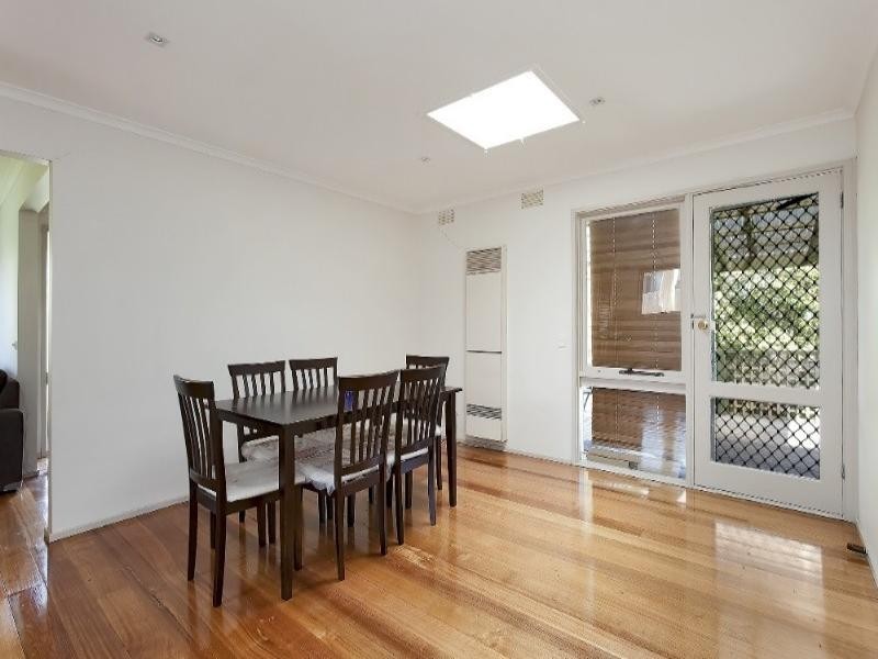 8 Taunton Crescent, Scoresby VIC 3179