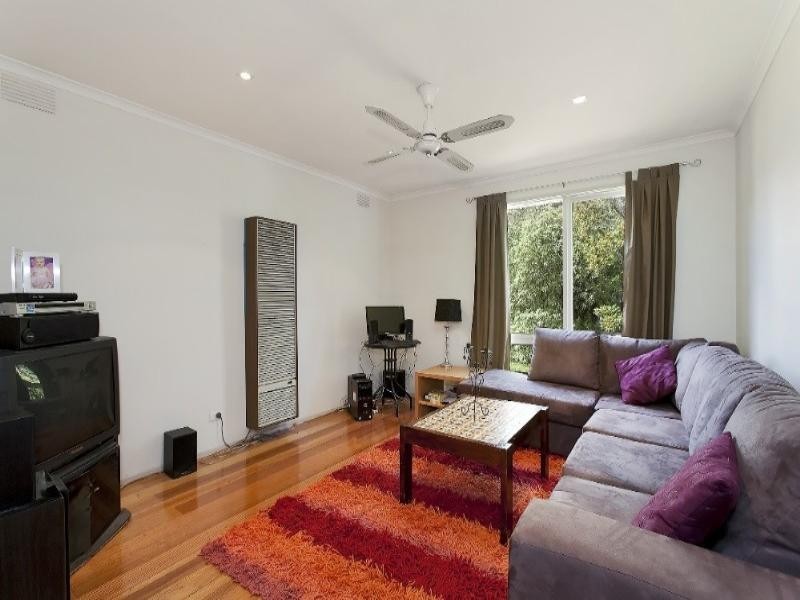 8 Taunton Crescent, Scoresby VIC 3179