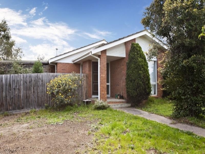 8 Taunton Crescent, Scoresby VIC 3179