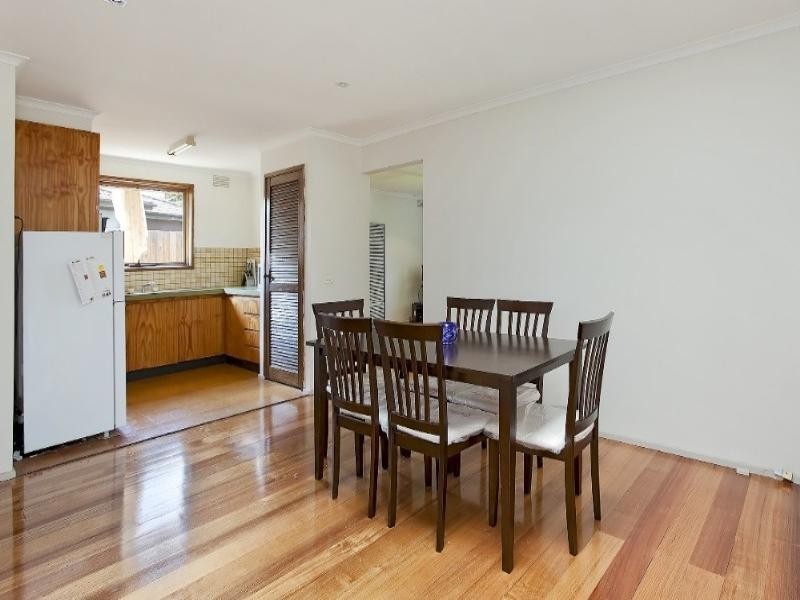 8 Taunton Crescent, Scoresby VIC 3179