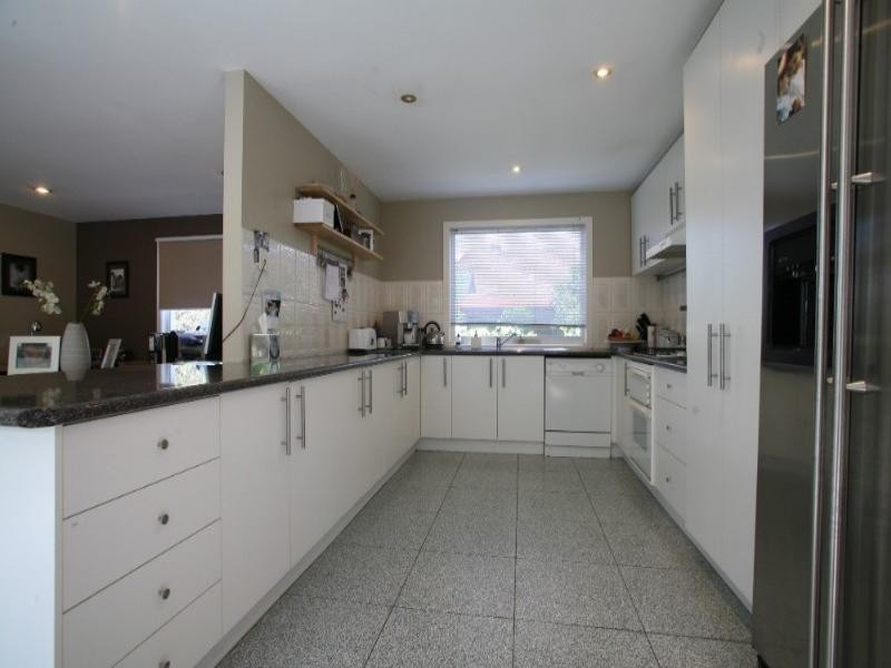 28 Dandelion Drive, Rowville VIC 3178