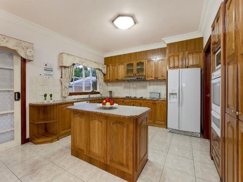 4 Seaton Place, Rowville VIC 3178