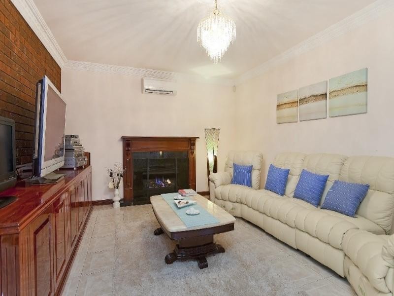 4 Seaton Place, Rowville VIC 3178