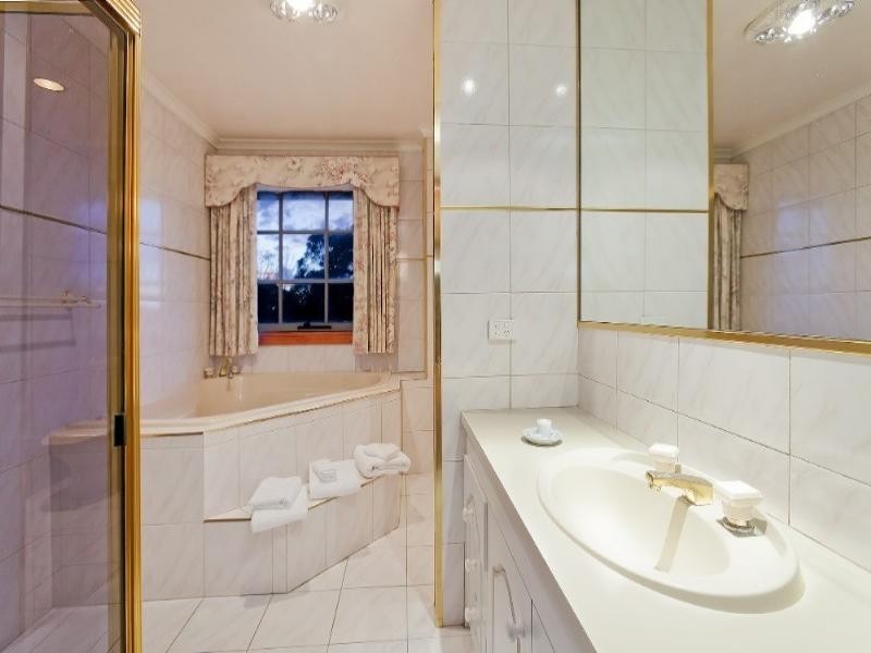 4 Seaton Place, Rowville VIC 3178