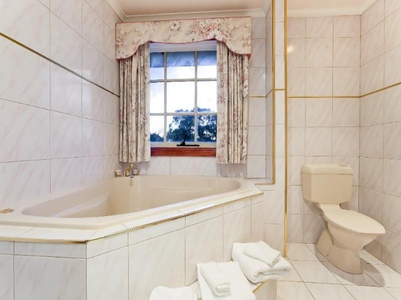 4 Seaton Place, Rowville VIC 3178