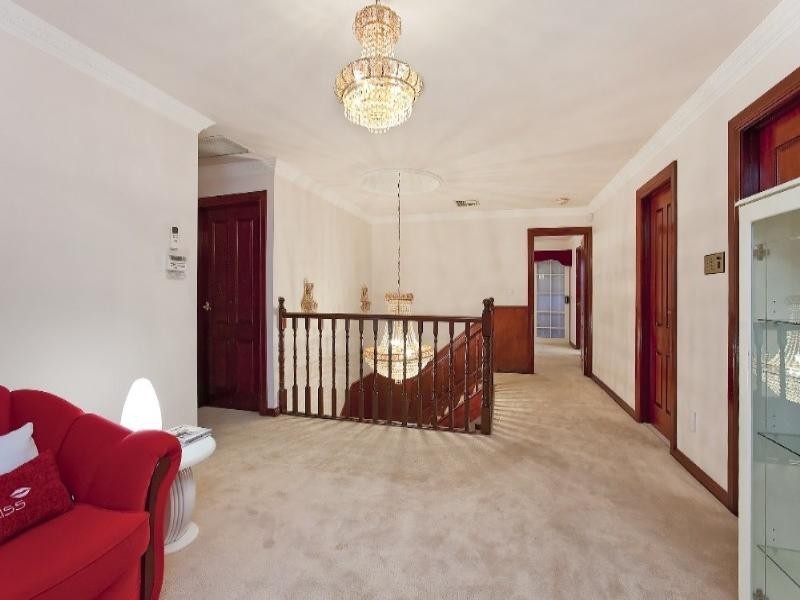 4 Seaton Place, Rowville VIC 3178