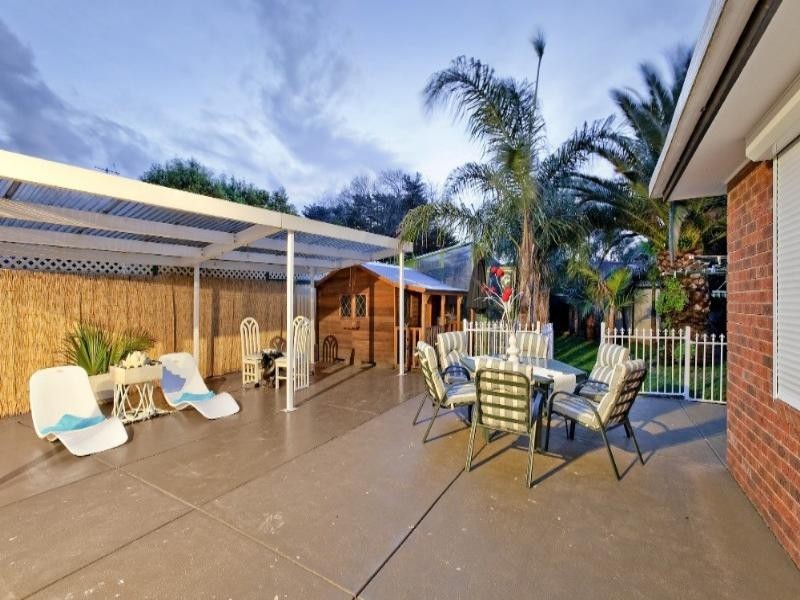 4 Seaton Place, Rowville VIC 3178