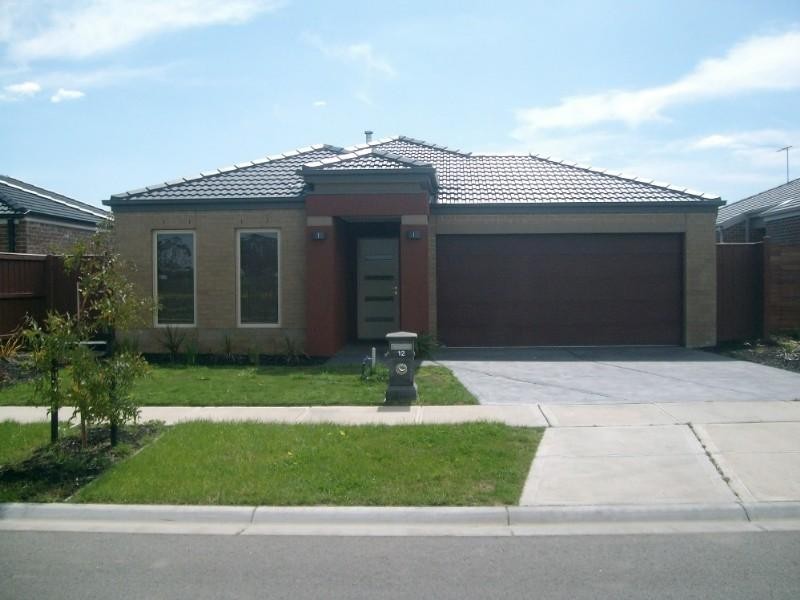 12 Bluemist Circuit, Lyndhurst VIC 3975