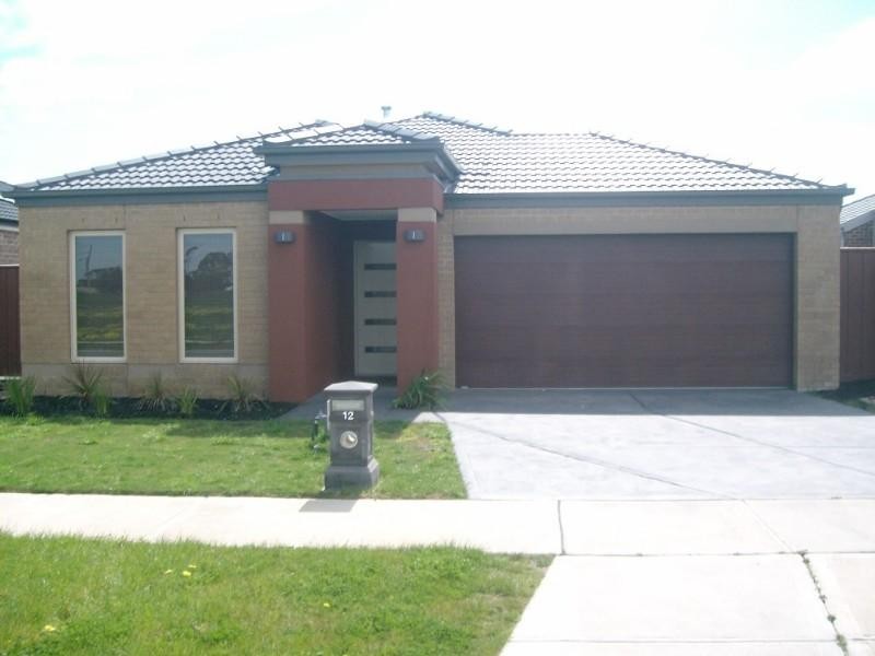 12 Bluemist Circuit, Lyndhurst VIC 3975