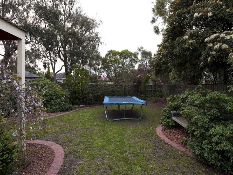 13 Thornley Close, Ferntree Gully VIC 3156