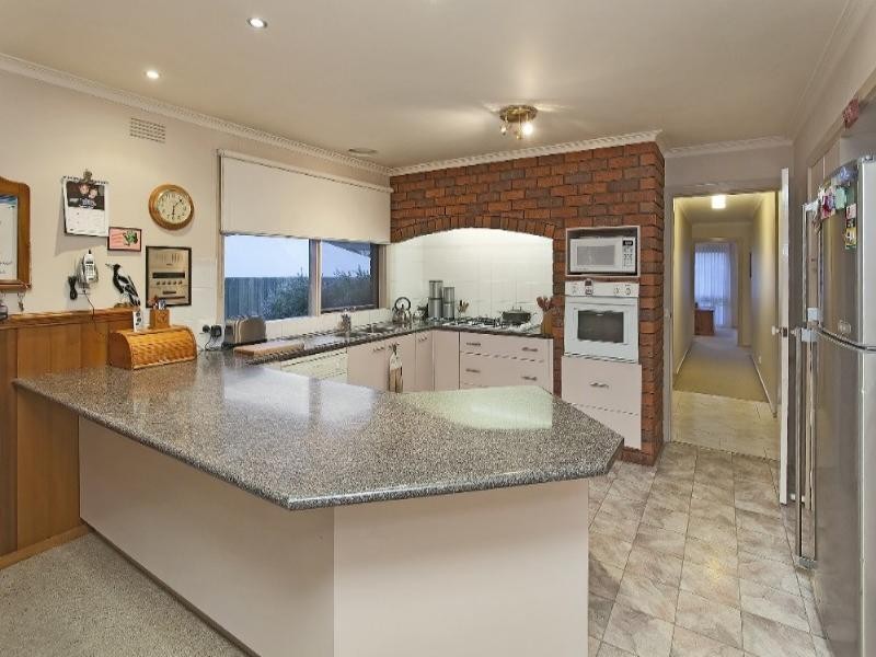 13 Thornley Close, Ferntree Gully VIC 3156