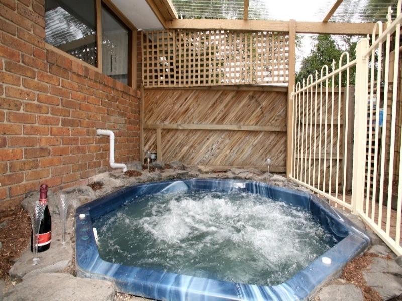 7 Spruce Drive, Rowville VIC 3178