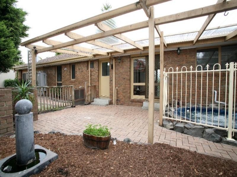 7 Spruce Drive, Rowville VIC 3178