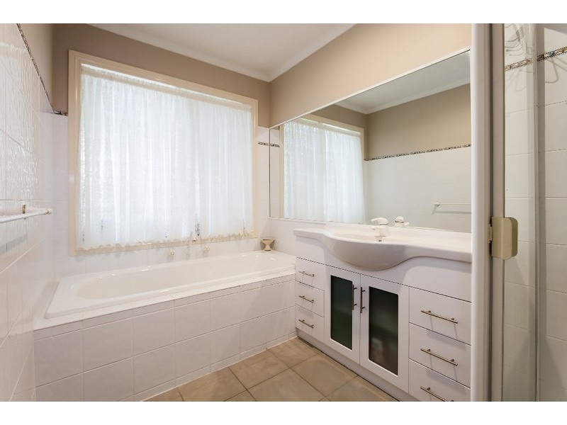 1 Suerulla Court, Rowville VIC 3178