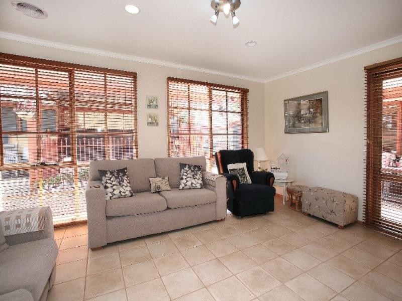 280 Dandelion Drive, Rowville VIC 3178