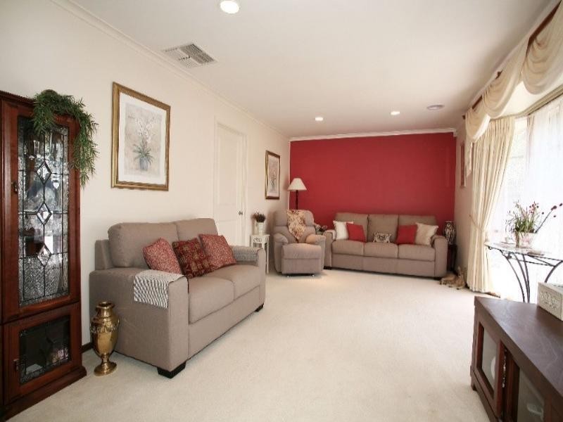 280 Dandelion Drive, Rowville VIC 3178