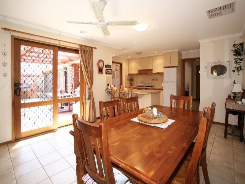 280 Dandelion Drive, Rowville VIC 3178