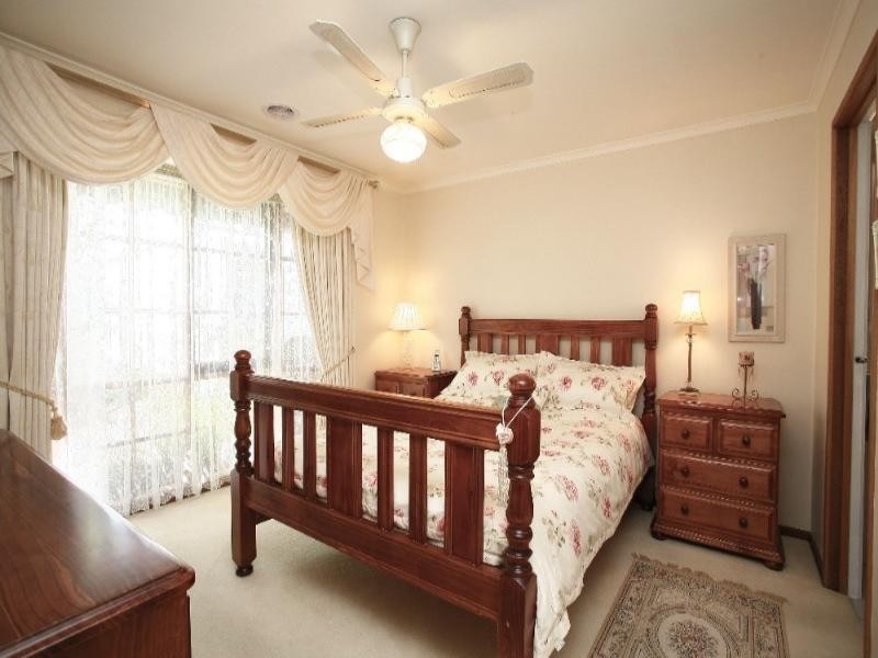 280 Dandelion Drive, Rowville VIC 3178