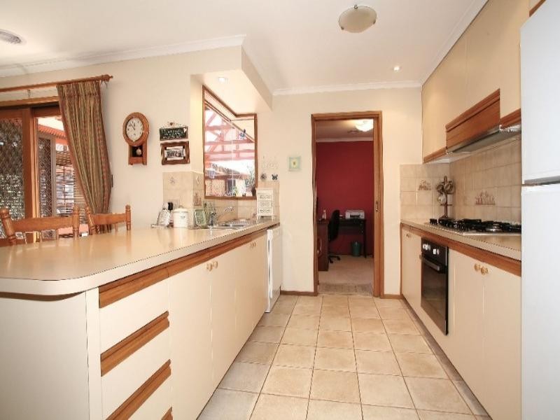 280 Dandelion Drive, Rowville VIC 3178