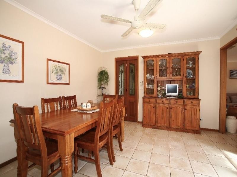 280 Dandelion Drive, Rowville VIC 3178