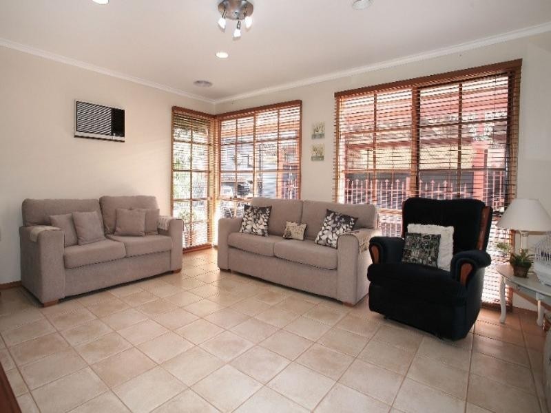 280 Dandelion Drive, Rowville VIC 3178