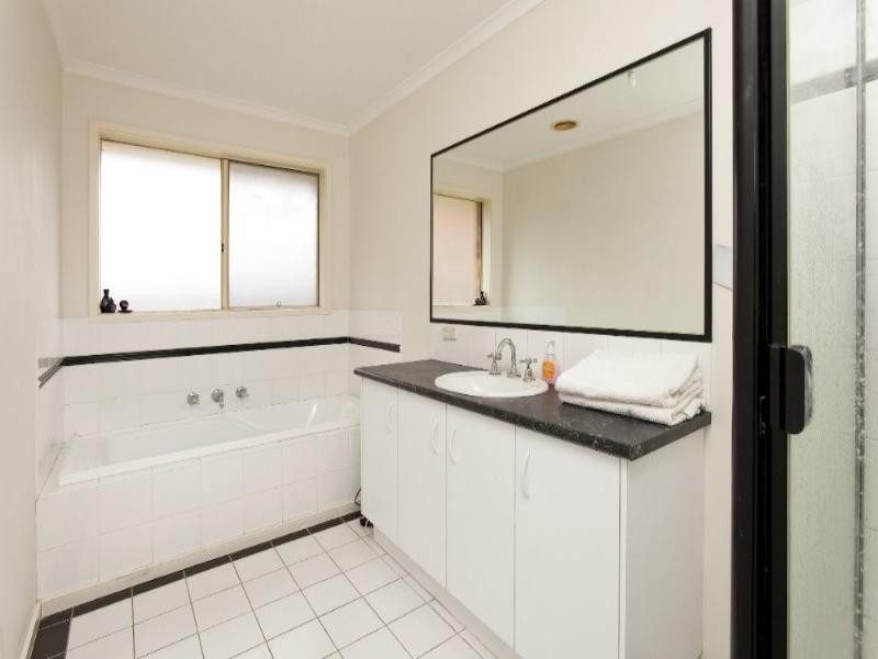 21 Pia Drive, Rowville VIC 3178