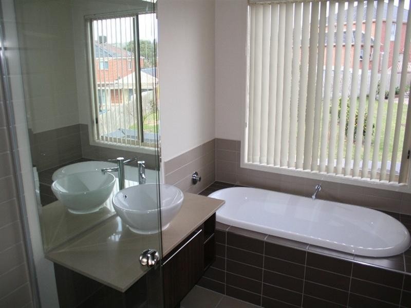 9 Swaran Close, Rowville VIC 3178